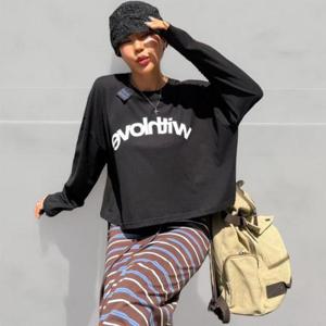 여성 면원단 긴팔티 탱크 필기체 배꼽티