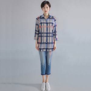 [모라도]24년 봄 여름 중년 여성 체크 깔깔이 스탠 블라우스RNM8BL496F-CC