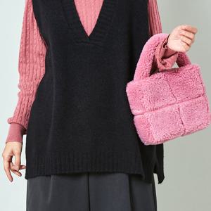 바띠 뽀글이 퍼 스퀘어 도트백