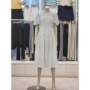 SOUP 세이브존07 허리 스모킹 플라워 원피스 OA5OPTB