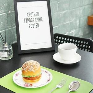 식기류가 밀리지 않아요 레스티나 실리콘 테이블매트