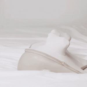 오아 굿슬립 PRO 무선 목 어깨 승모근 마사지기 경추 목근육 베개 안마기 온열 미니 마사지