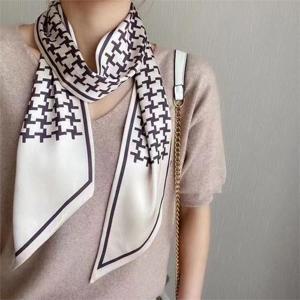 [프리티 글라라]쁘띠  스카프 미니 여성 머플러 간절기 헤어곱창 (9018704)