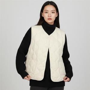 갤러리아_바풀 TB 여성 워머 경량 패딩 조끼 주머니 단추 보온조끼