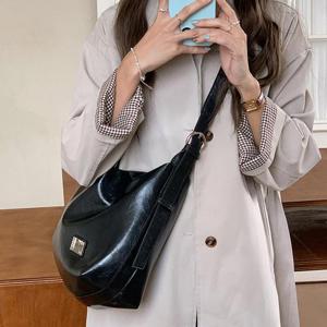 [루즈루나] 포티안 블랙 모던 가죽 캐주얼 호보백 숄더백 M183