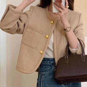 [나인포시즌]팔팔 봄 간절기 버튼 라운드넥 베이지 결혼식 하객룩 트위드 자켓