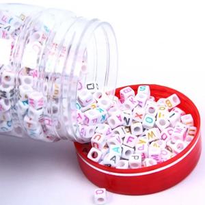 100pcs 무지개 고무 밴드 액세서리 수동 Diy 흰색 편지 구슬 아크릴 구슬 어린이 교육 장난감 0.6cm Loom