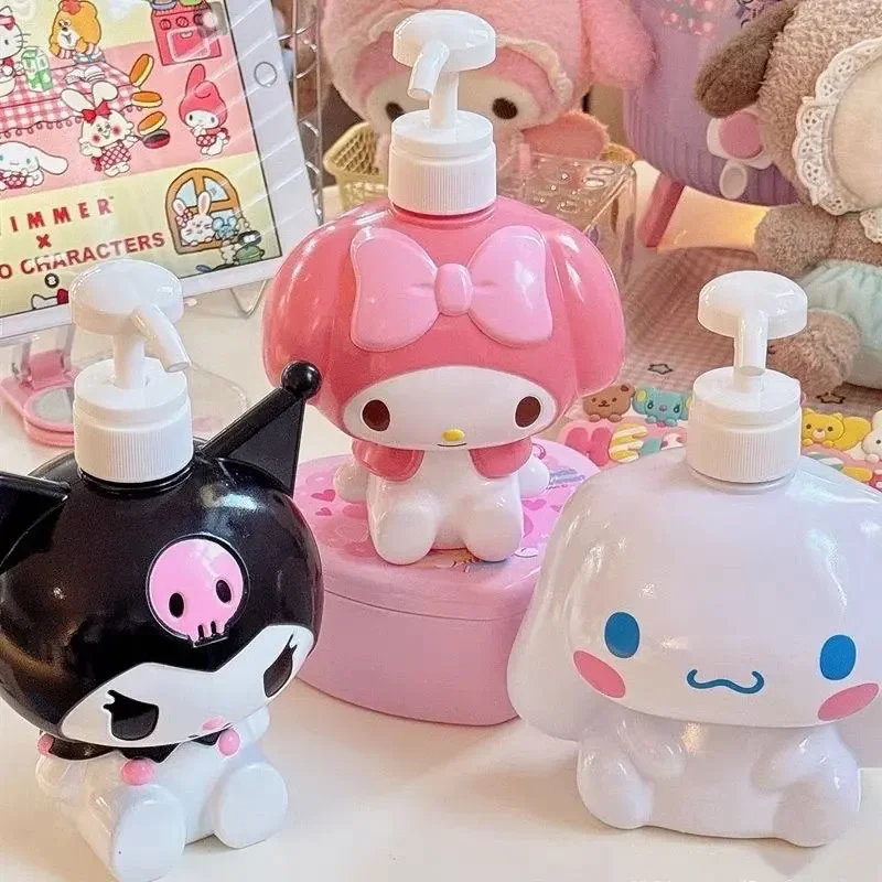 Sanrio 욕실 비누 디스펜서 헬로 키티 Kuromi 500-750Ml 재사용 가능한 핸드 펌프 샤워 젤 샴푸 리필 용 병 용기