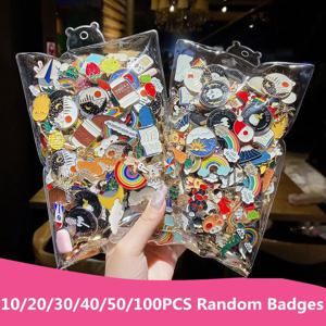 10-100Pcs 에나멜 배지 핀 다양성 무작위 브로치 아이콘 식물 배낭에 동물 과일 핀 의류 모자 장식 액세서리
