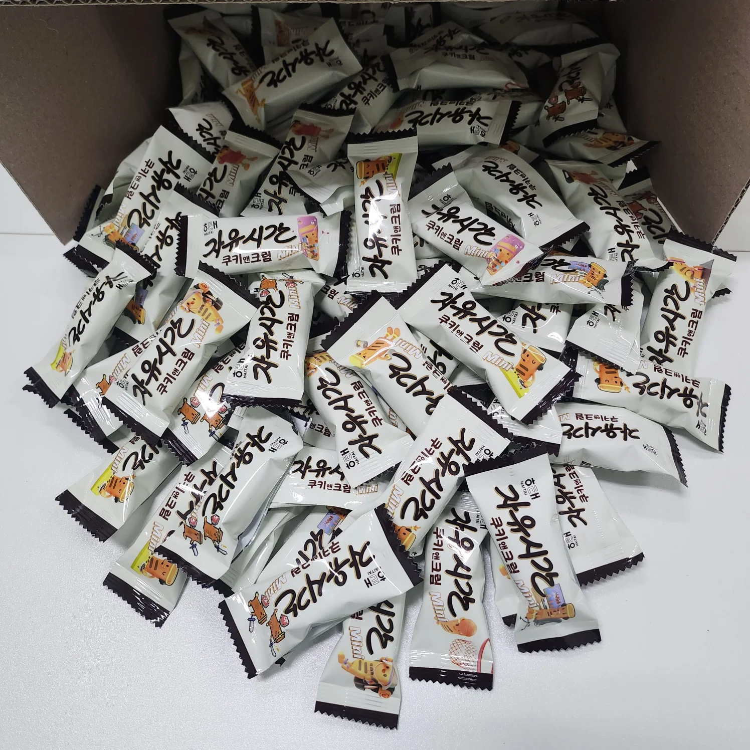 [놀러과자] 해태 미니 자유시간 쿠키앤크림 간식용 초콜릿 초코바 x 100봉(개별포장)