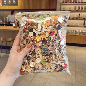 10-100PCS 에나멜 배지 다양성 무작위 아이콘 식물 동물 배지 금속 핀 장식 배낭 의류 브로치 쥬얼리 액세서리