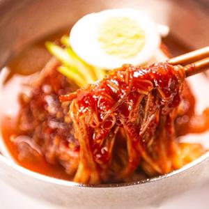매콤 새콤 비빔냉면 2인분 쫄깃한 함흥식 숙면+감칠맛 가득 특제비빔소스! (해썹인증)
