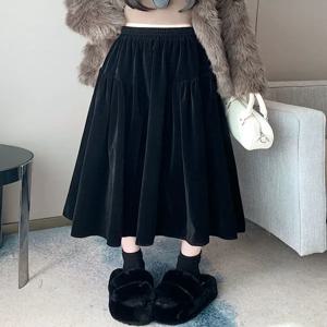 플러스 사이즈 여성용 블랙 벨벳 미디 스커트 하이 웨이스트 A라인 스커트 가을 겨울 디자인 힙 커버 미디 길이 스커트
