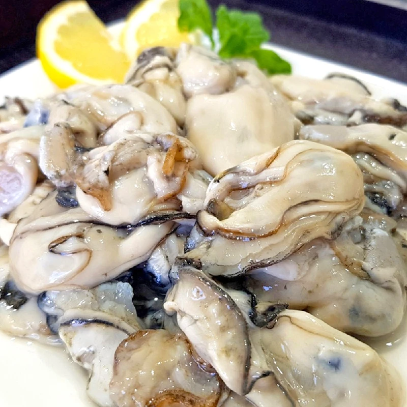 통영 생굴 1kg~ 당일조업 산지직송 영양만점 신선함이 그대로! 탱글탱글한 살~ 최상급 엄격한 선별