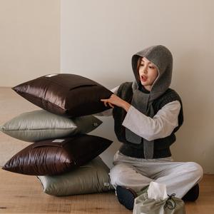 [무케] 디어리얼_허그 포켓 쿠션커버 시티 50x50 (2colors) 히든포켓/코지쿠션/집들이/이사선물