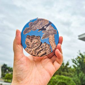 민화 양면 손거울 휴대용 미니 접이식 거울 전통 제작 외국인 고급 선물 작호도 굿즈 원형 까치호랑이 호작도