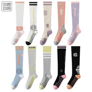 마름양품 여성 컬러 롱스포츠양말 롱삭스 니삭스 헬스 런닝 요가 미끄럼방지 10컬러