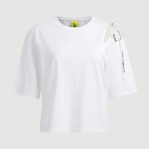 [정가148000] 어깨 로고 테이프 티셔츠 LQTAM25500