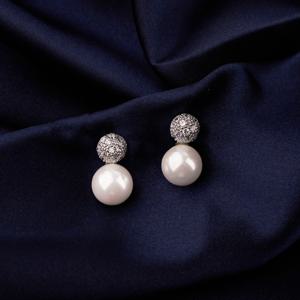 시후주얼리 실버925 시뮬럿다이아 핵진주 눈사람 귀걸이 SS149E 진주한알귀걸이 큐빅진주귀걸이