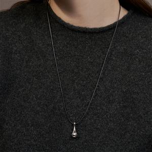 [에이티즈 우영, 에스파 윈터, 빌리 시윤, 송소희, 키키 하음 착용] bottle pendant leather necklace