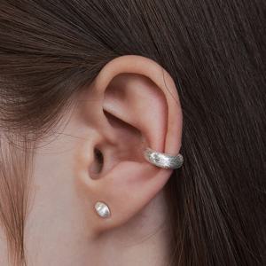 [sv925] texture crescent ear-cuff