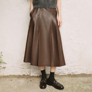 신세틱 소프트 레더 플레어 롱 스커트 [브라운]
