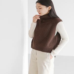 메타릭 하이넥 라쿤 니트 조끼