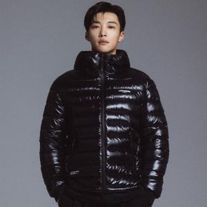 라이프워크 [우도환 착용] 공용 Lite 글로시 후드 다운 점퍼_LW254DJ101