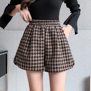 여성 하이웨스트 체크 패턴 라인 와이드핏 데일리 캐주얼 숏 팬츠