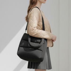 퀼팅 패딩백 가벼운 나일론 패딩 누빔 구름 아이패드 가방 사각 토트백 M1122667