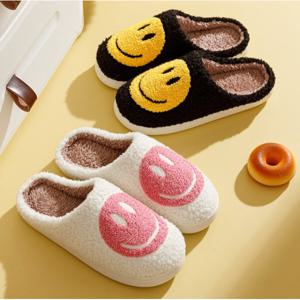 겨울 양털 스마일 털실내화 거실화 슬리퍼