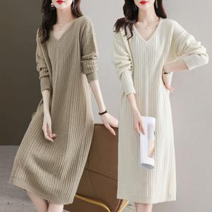 여성 가을 겨울 H라인 V넥 롱 니트 원피스 케이블 패턴 넉넉한 핏 편안한 데일리룩