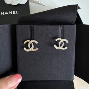 샤넬 CC 로고 귀걸이 ABC547