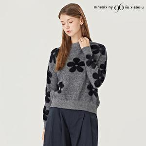 [나인식스뉴욕(영캐릭터)]플라워 포인트 비스코스 긴팔 여성 니트 (NO3KT013L0)