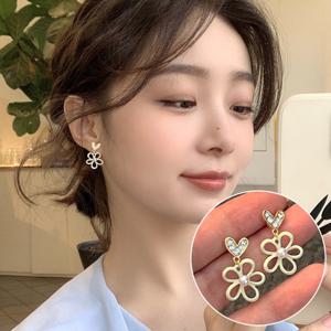 로빈 플라워 하트 패션 귀걸이