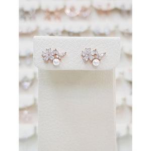 볼라레 세이브존01 나비 진주 피어싱 귀걸이 ssp802