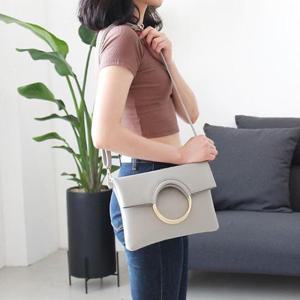 [프롬슈] 골드링 여자클러치 크로스백 여성가방