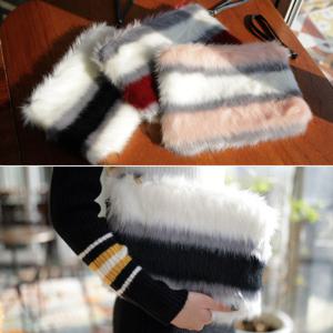 피노 퍼 배색 미니 클러치