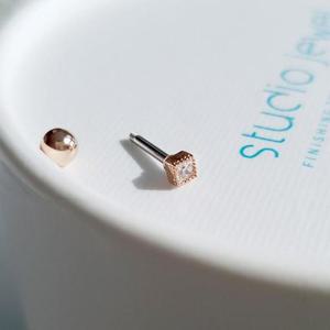 [블레어케이]로즈골드 큐브 큐빅 써지컬스틸 피어싱