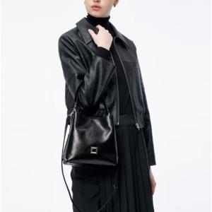 [루즈앤라운지]델피노 S버킷 숄더백 RA2F3ABG043K-BK-