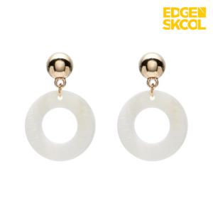 [엣지스쿨]화이트 자개 귀걸이_KFE0584