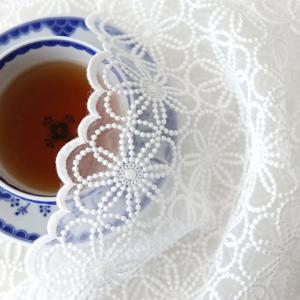 데코토닉 스노우플라워 자수 레이스식탁보 6인용