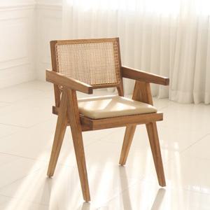 E446 아카시아원목 PU 인조라탄 암 의자