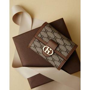 갤러리아_[헤지스ACC] [헤리아토]브라운 시그니처 패턴 가죽 반지갑 HIWA5E