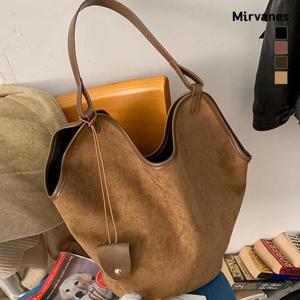 미르바네스 리오 스웨이드 버킷 숄더백 (파우치 포함)