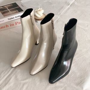 컴온슈 / 윈터 스텔레토 에나멜 중심절개 부츠힐(6.5cm)