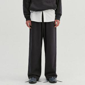 [오아이오아이컬렉션]LAYERED LOGO SWEATPANTS [DARK GREY]