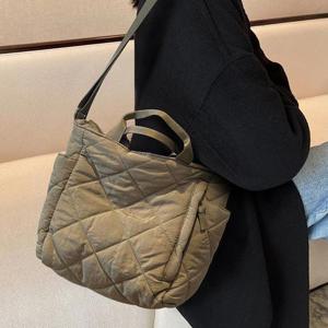 누빔디자인 캐주얼 숄더백 겨울 패션 여성 데일리가방