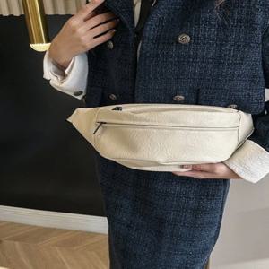 패셔너블한 여성용 소형 가슴 가방 2024년 신상품 인기 싱글 숄더백 캐주얼 레트로 크로스바디백 심플 웨이스트백