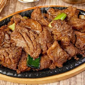 과일로 양념 맛을 잡은 1등급 한돈 수제돼지갈비 1kg